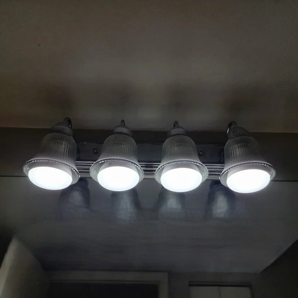 GE LED 9W (65W) 5000K Bright White Daylight Light Bulbs Damp Rated 4 Pack Tested